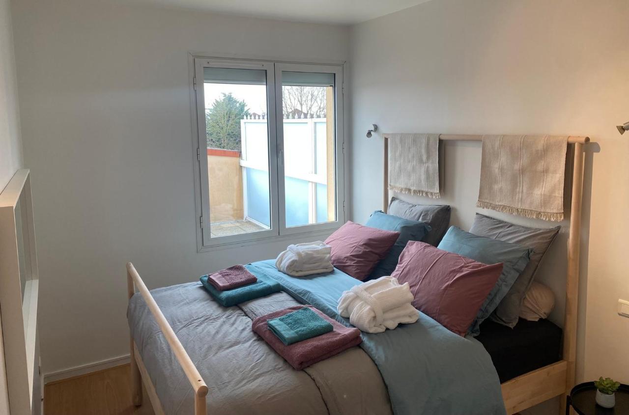 Appartement 2 Pieces De 44M² En Centre Ville Magny-les-Hameaux Exterior foto